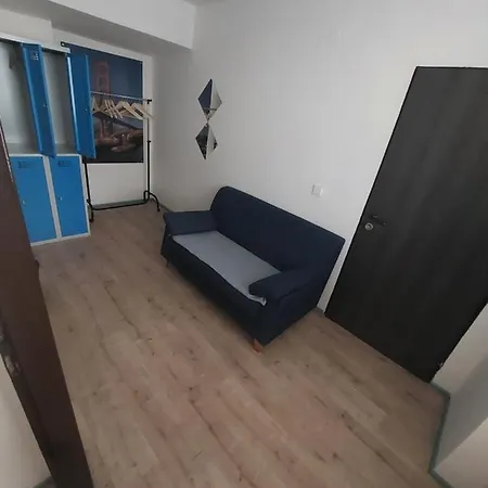 Schrott Bed&beer Hostel *