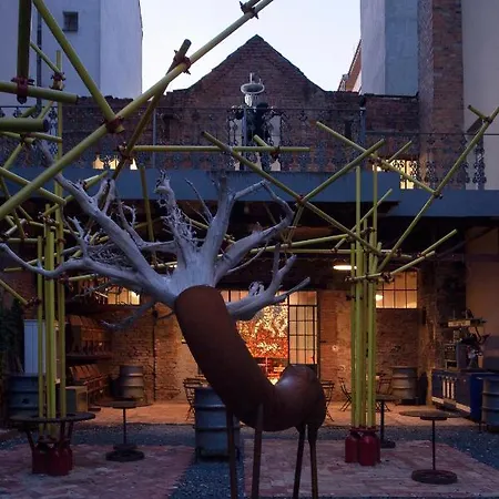 Hostel Schrott Bed&beer *