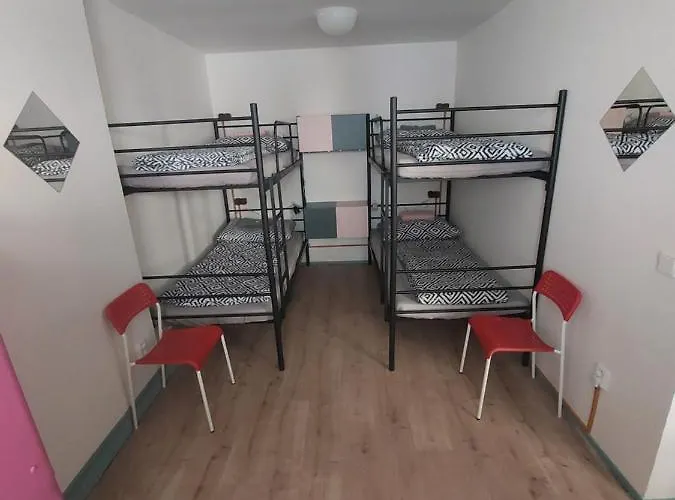 Hostel Schrott Bed&beer *