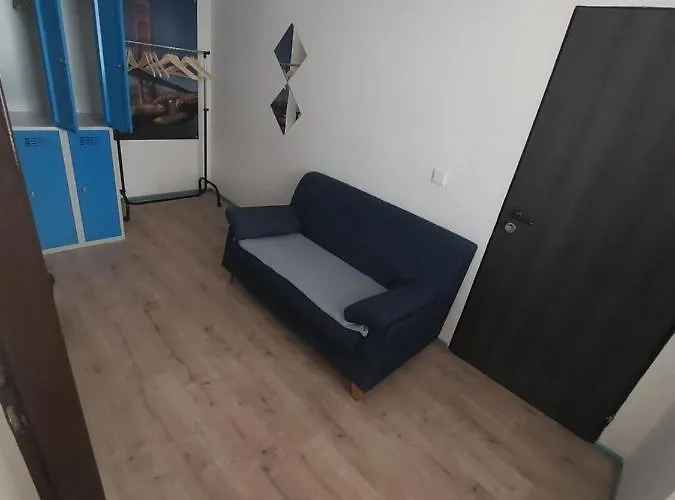 Schrott Bed&beer Hostel *