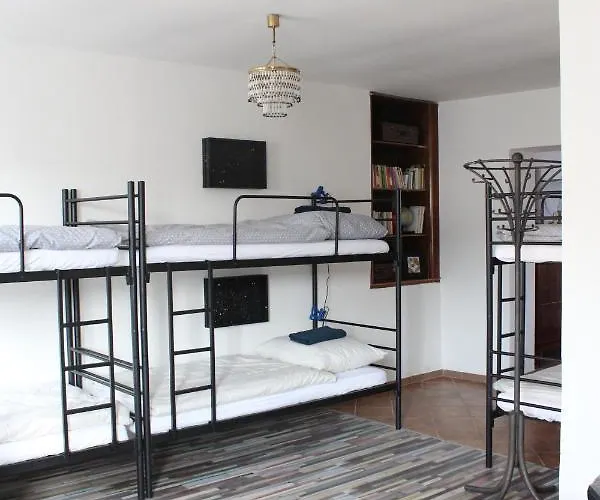 Hostel Schrott Bed&beer *