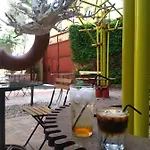 Hostel Schrott Bed&beer *