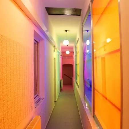 Schrott Bed&beer Хостел Брно