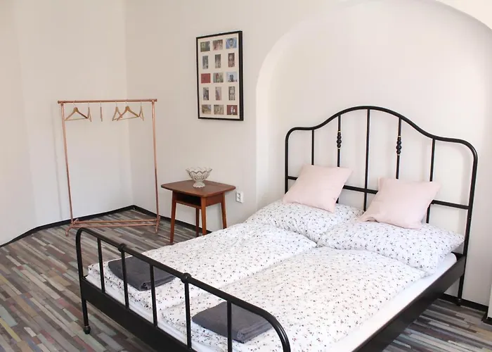 Hostel Schrott Bed&beer *