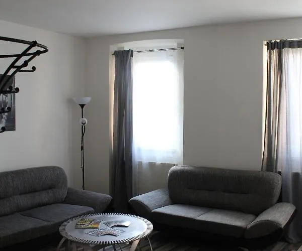 Schrott Bed&beer Hostel *
